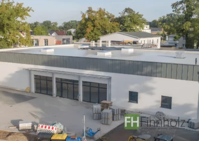 Einzel­han­dels­halle in Holz­bau­weise in Bielefeld